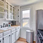 Stay Portland Collection - La Casa Burnside - Local Eateries - Shops - Bars