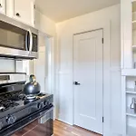 Stay Portland Collection - La Casa Burnside - Local Eateries - Shops - Bars