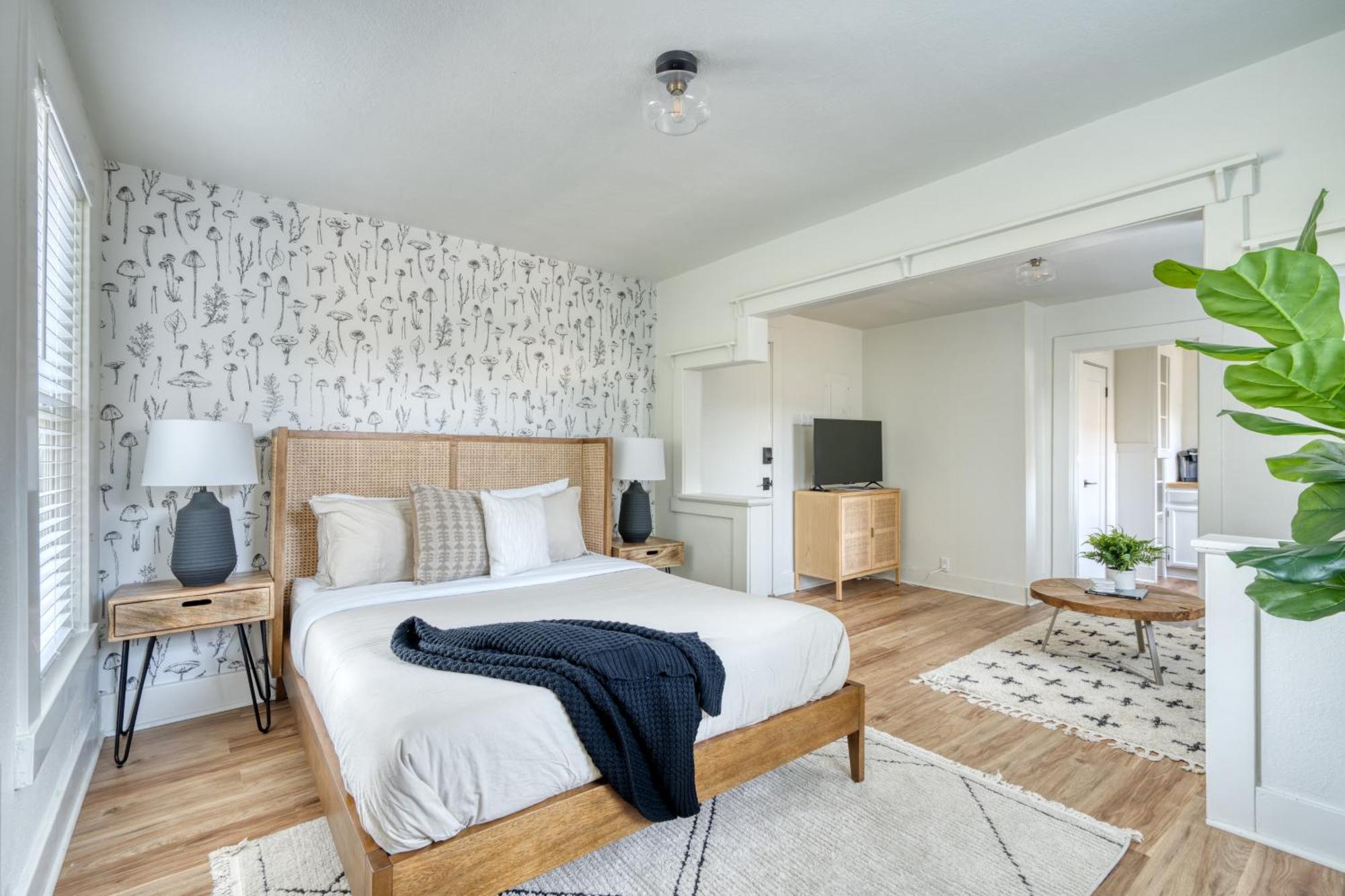 Holiday home Collection - La Casa Burnside - Local Eateries - Shops - Bars Portland