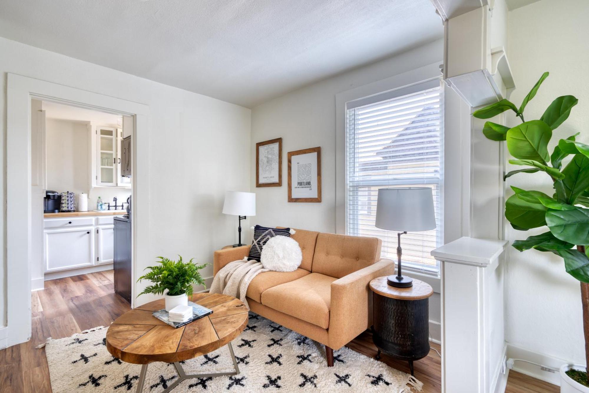 Holiday home Collection - La Casa Burnside - Local Eateries - Shops - Bars Portland